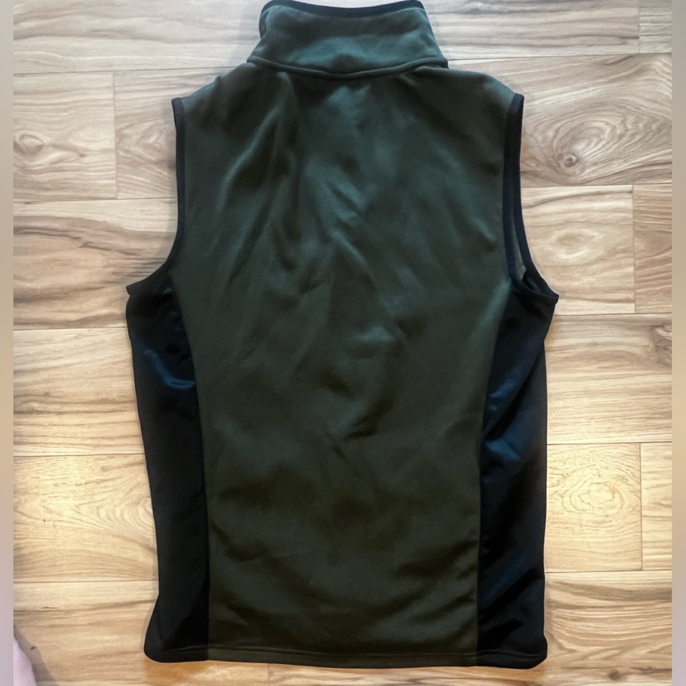 Men's Great Northwest Olive and Black Vest - Picture 3 of 3